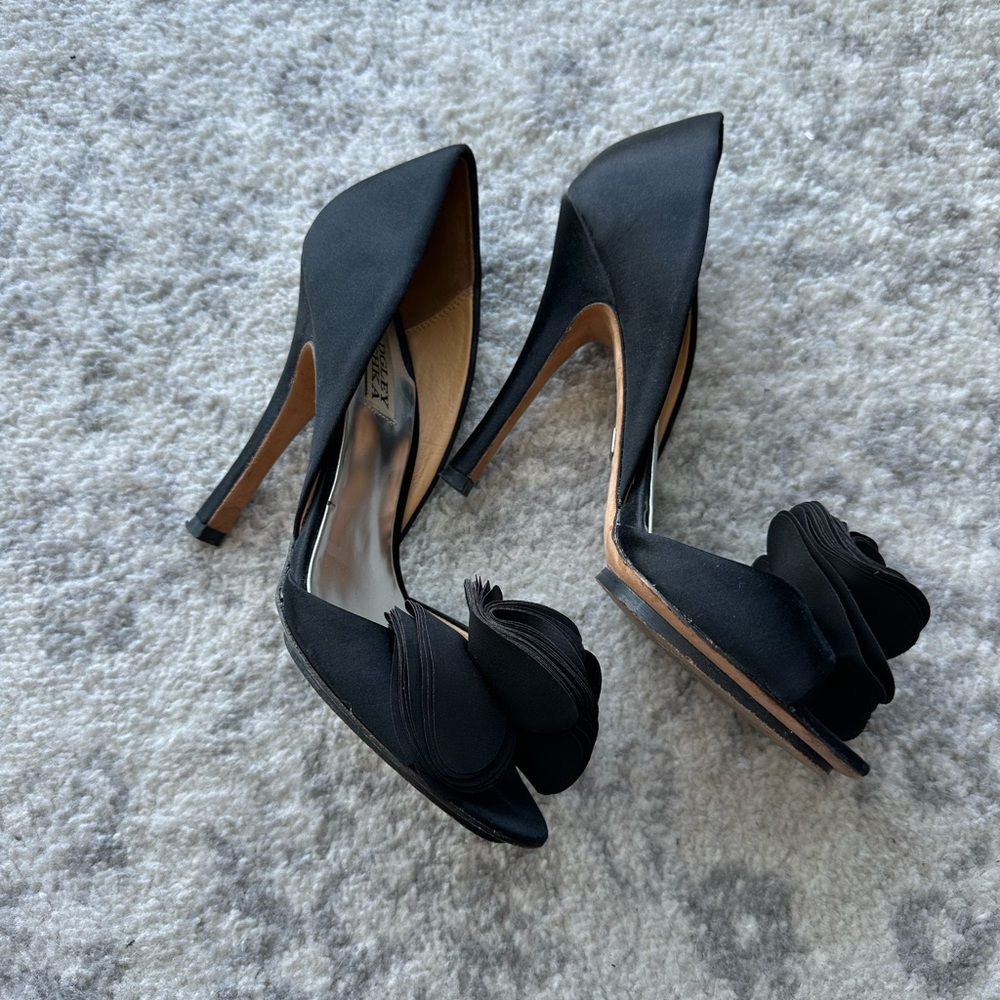 Badgley Mischka Black Peep Toe Heels with Floral Accent - Size 7
